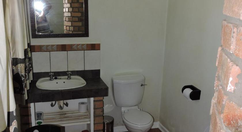 Bedroom 3, Hluhluwe Country cottages, Umkhanyakude