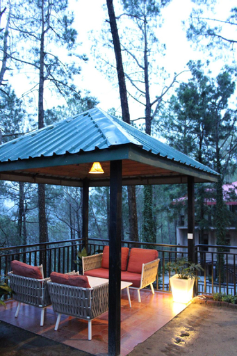 Alpviram Villa, 4 Bhk En-suite villa with elevator, Solan