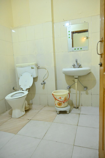 Bathroom 4, Abhi International Hotel, Pathankot