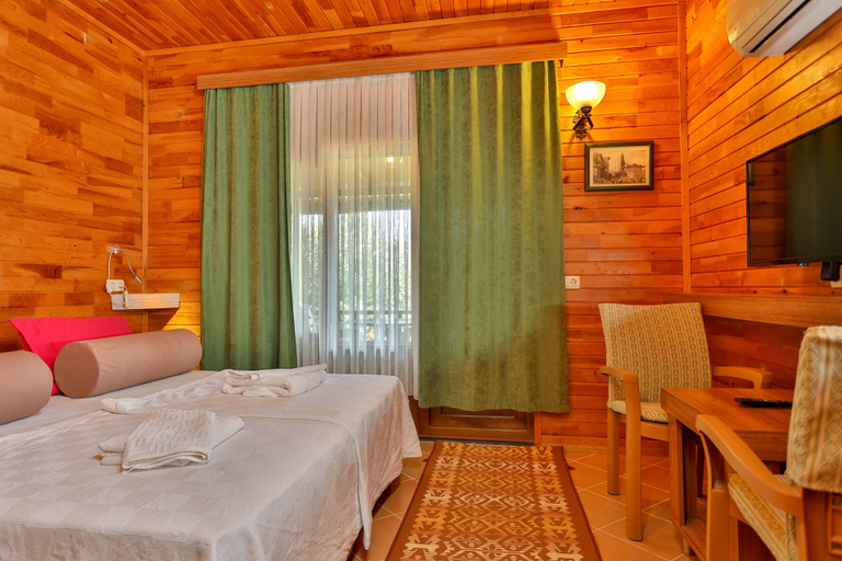 Bedroom 3, Çıralı Orange Motel, Kemer