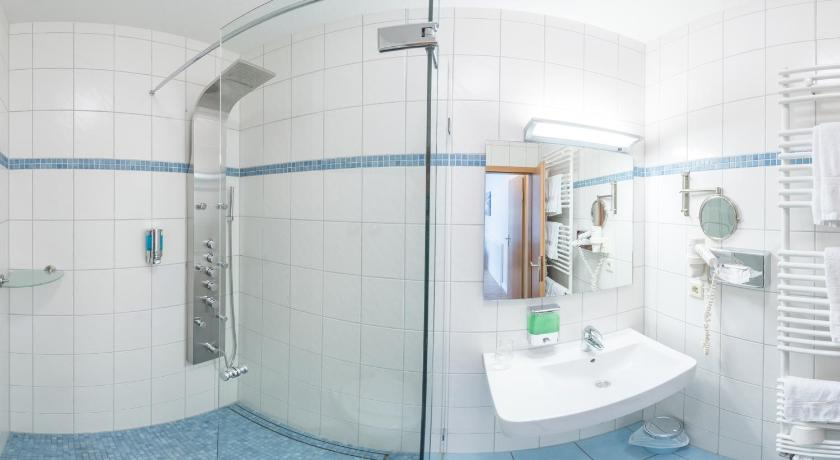 Bedroom 4, Schafers Hotel, Self Check In, Cafe am Hotel, Vechta