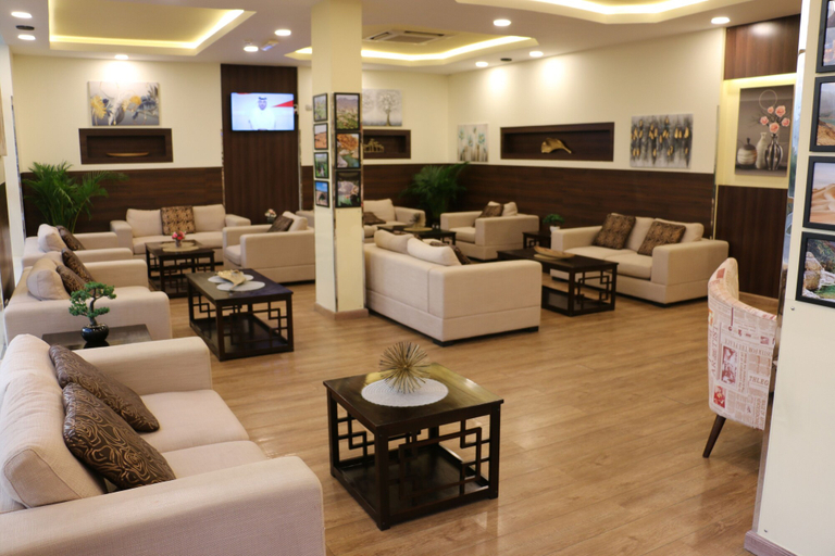Others 4, Weekdays Hotel, Bausher