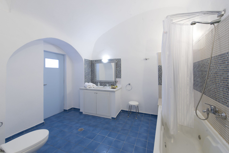Bathroom 4, Kastro Suites, South Aegean