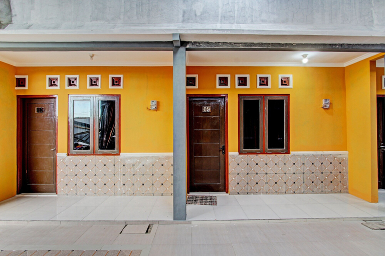 Exterior & Views 2, Hotel O Amole Paviliun Syariah, Cilacap