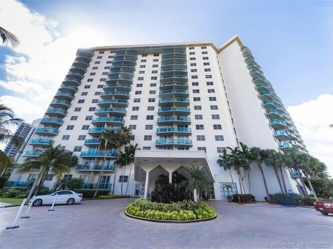 Exterior & Views 2, Sunny Isles Beach, Miami-Dade
