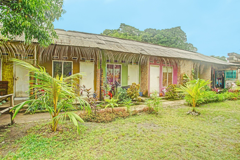 Exterior & Views 1, OYO 90279 Wartawan De Mansion, South Lampung