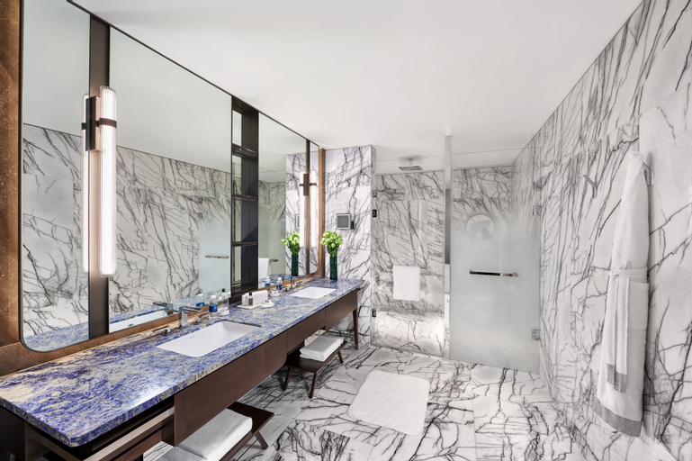 Bathroom 23