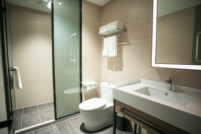 Bathroom 2, HanTing Premium Hotel (Chengde South Station University Town), Chengde