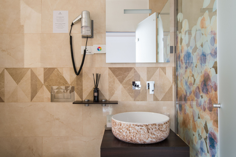 Bathroom 5, New Design St. Peter, Rome