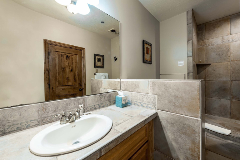 Bathroom 4, Silver King by All Seasons Resort Lodging, Summit