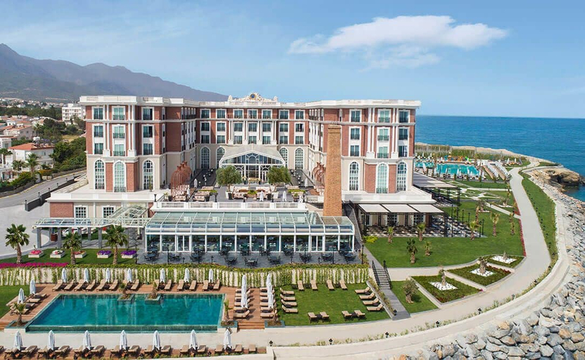 Exterior & Views