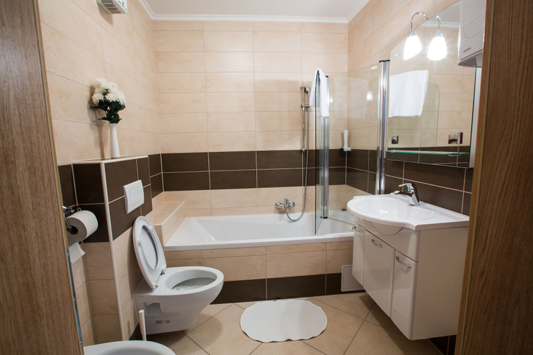 Bathroom 2, Bled Apartments, Bled