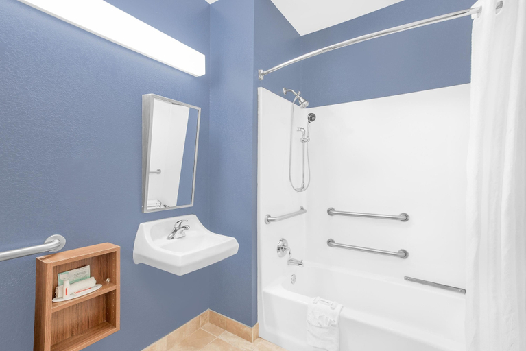 Bathroom 3, Microtel Inn & Suites by Wyndham Chili/Rochester Airport, Monroe