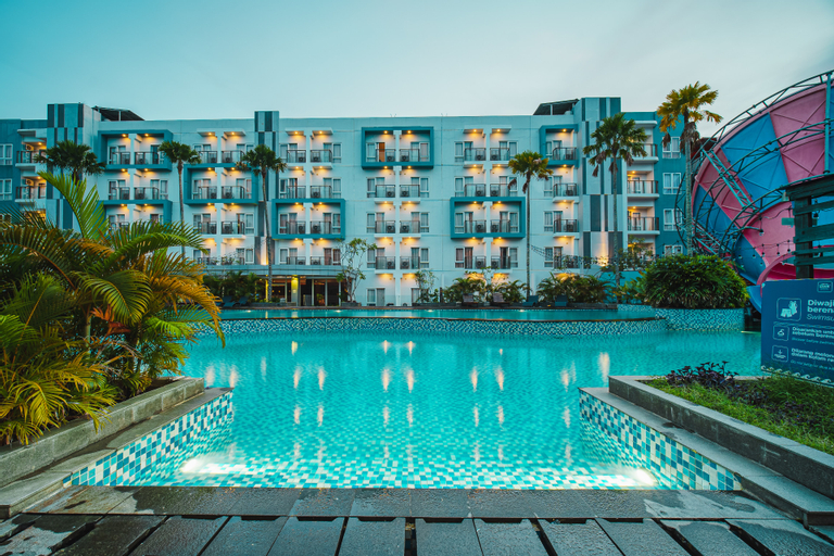 Exterior & Views 15