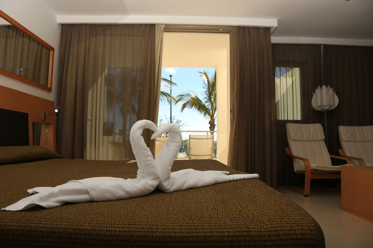 Bedroom 3, R2 Bahía Playa Design Hotel & Spa Wellness - Adults Only, Las Palmas