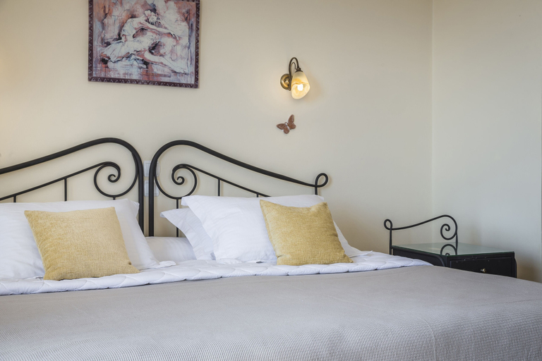 Bedroom 4, Dianas Studios, Ionian Islands