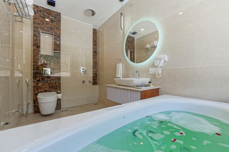 Bathroom 2, Snowland Resort & Spa - Riverfront, Ganderbal