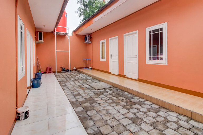Exterior & Views 5, OYO 91216 Siliwangi Guest House Syariah, Cirebon
