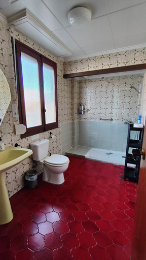 Bathroom 2, Pensión Benavente, Castellón