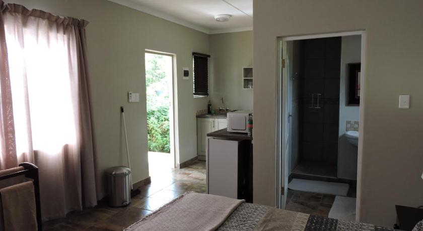 Bedroom 2, Hluhluwe Country cottages, Umkhanyakude
