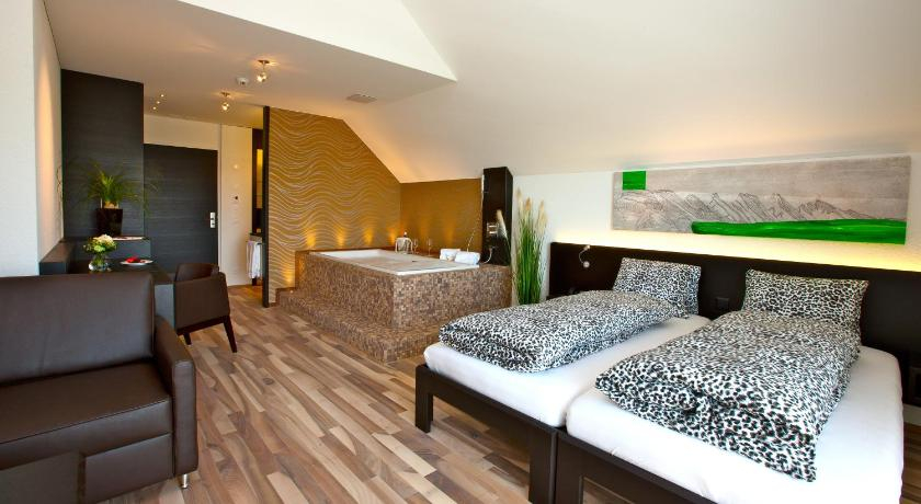 Bedroom 1, Hotel Restaurant Vogelsang, Sursee