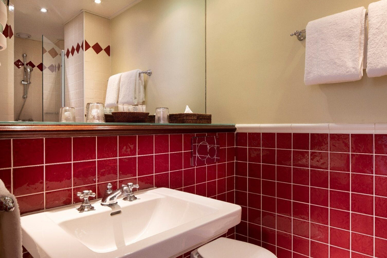 Bathroom 5, Hotel Britannique, Paris