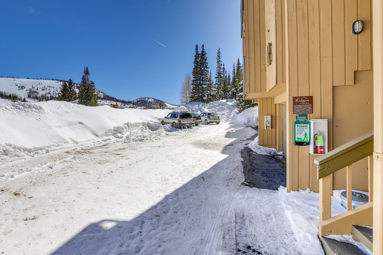 Exterior & Views 2, Brian Head Condo: Steps to Giant Steps Ski Lodge, Iron