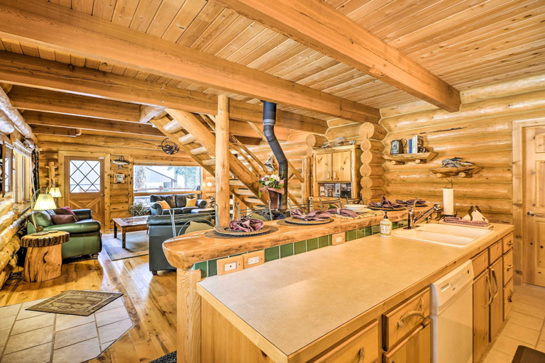 Food & Drinks 4, Cozy Glacier Park Log Cabin - 'best in the West!', Flathead
