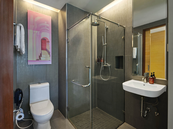 Bathroom 10