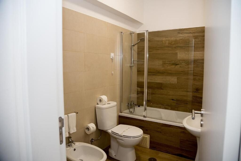 Bathroom 4, Hotel Veleiro, Sines