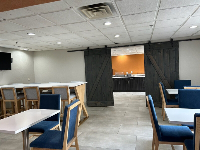 Food & Drinks 5, Baymont by Wyndham Orlando South, Orange