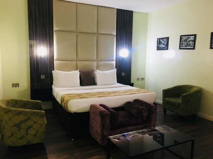Bedroom 3, De Brit Hotel, Ikpoba-Okha
