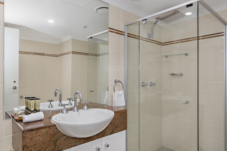 Bathroom 5, Oscar on Main Resort, Gold Coast
