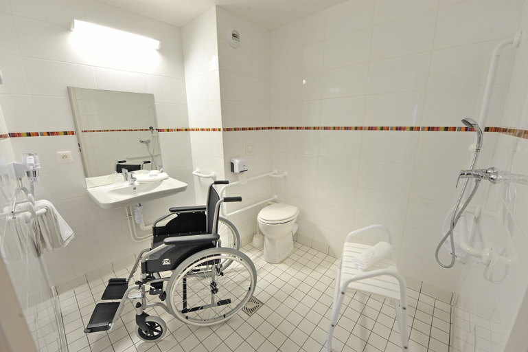 Bathroom 4, Clermont Estaing, Puy-de-Dôme