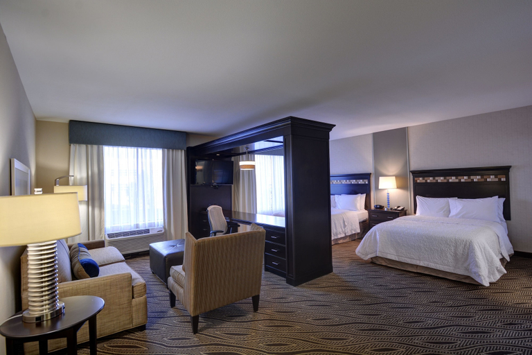 Bedroom 2, Hampton Inn & Suites- Denver/Airport-Gateway Park, Denver