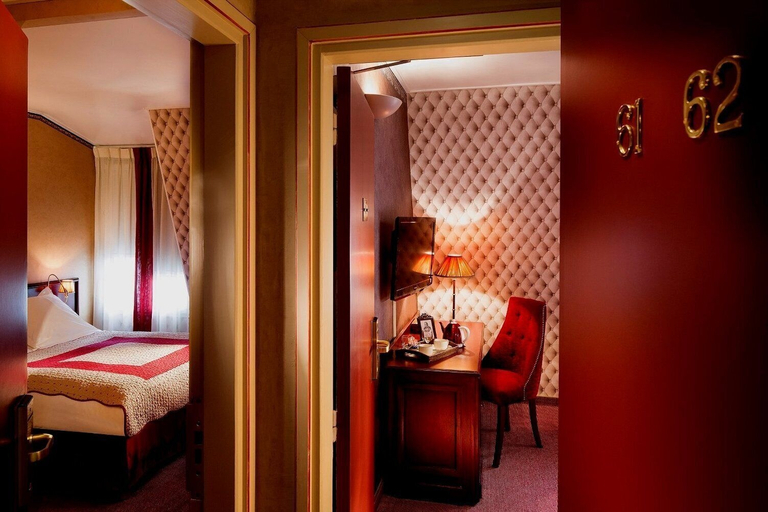 Bedroom 4, Hotel Britannique, Paris