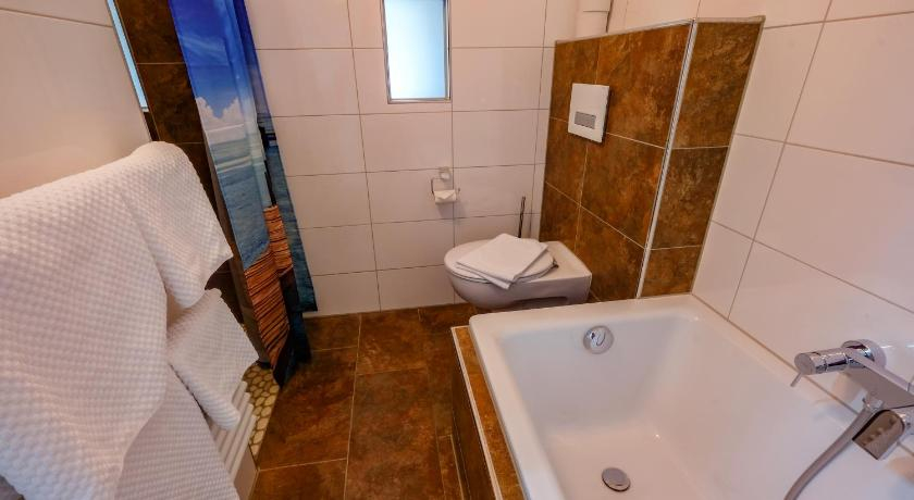 Bedroom 2, Hotel Klosterhof, Waldshut