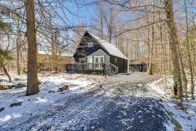 Exterior & Views 2, Tobyhanna Vacation Home w/ Community Pool Access, Monroe