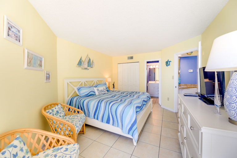 Bedroom 3, North Carolina Escape w/ Balcony & Pool Access!, Onslow