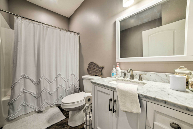 Bathroom, Pet-friendly Murray Vacation Rental w/ Grill!, Calloway