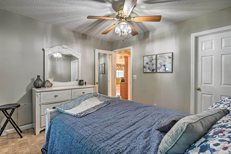 Bedroom 3, Stunning Sumter Home on Active 330-acre Farm!, Sumter