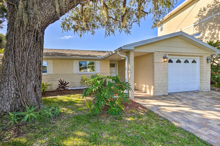 Exterior & Views 2, Riverfront Home w/ Putting Green & Boat Dock!, Pasco