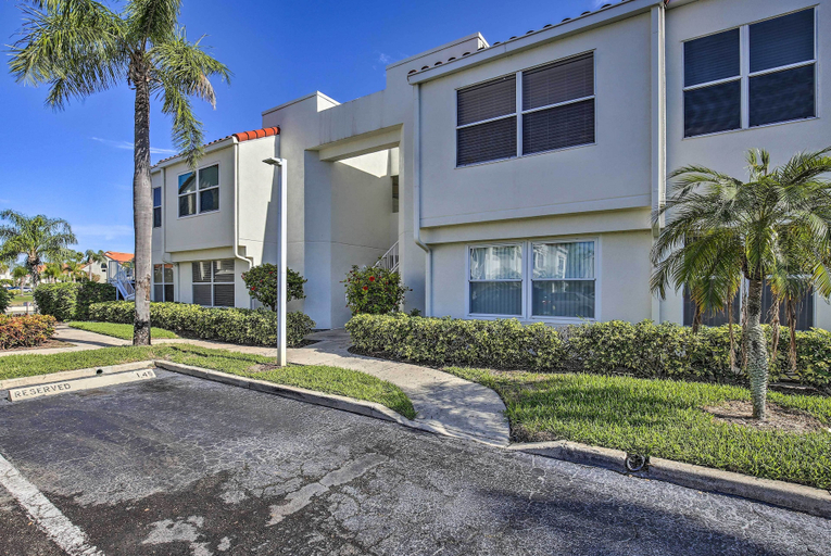 Exterior & Views 2, St Pete Condo w/ Heated Pool - 3 Miles to Beach!, Pinellas