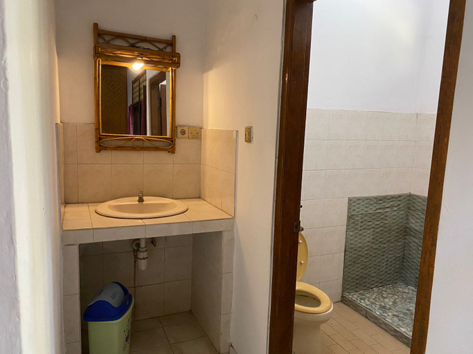 Bathroom 5, Puspa Rama Pondok Wisata Hotel, Buleleng