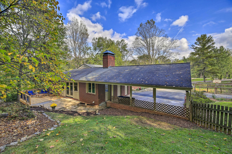 Exterior & Views 2, Easy Hiking & Sightseeing! Kingsport Home w/ Deck, Sullivan