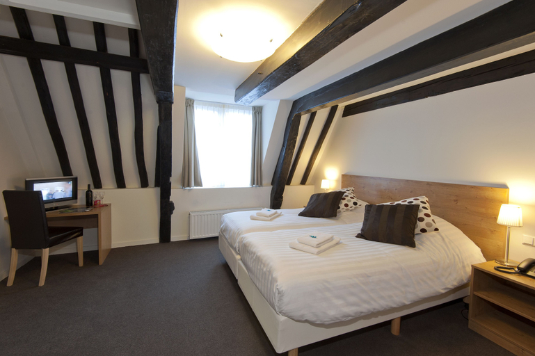 Bedroom 3, Ambassador City Centre Hotel, Haarlem