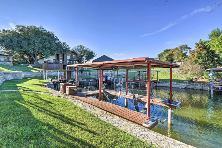 Others 5, Granbury Home w/ Lake Granbury Access + Dock!, Hood