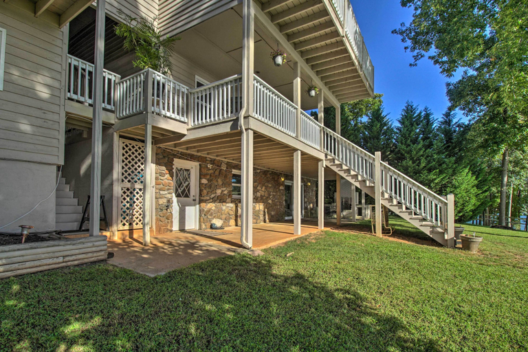 Exterior & Views 2, Smith Mountain Lake Retreat w/ Private Beach!, Bedford