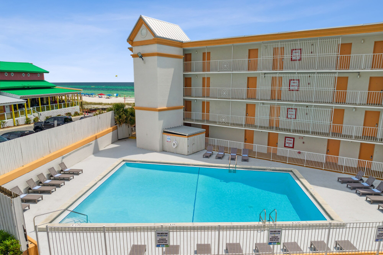 Sport & Beauty 5, The Reef At Seahaven Beach Resorts, Bay
