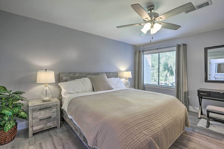 Others 3, Walk to Coligny Beach: Tropical Hilton Head Condo, Beaufort